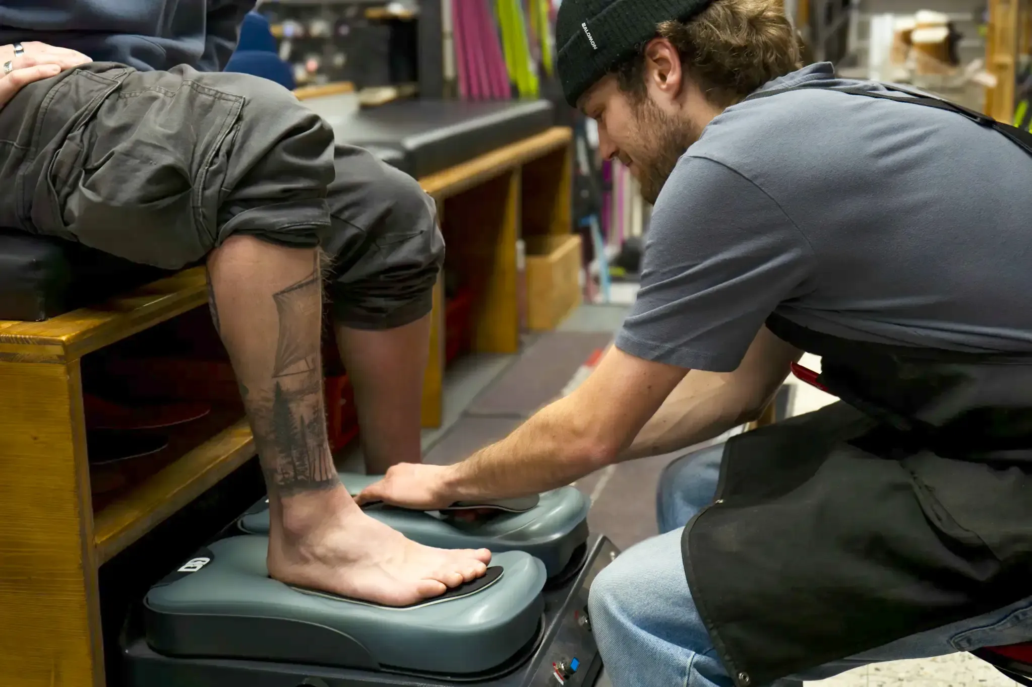 Custom footbed fitting for ski boots